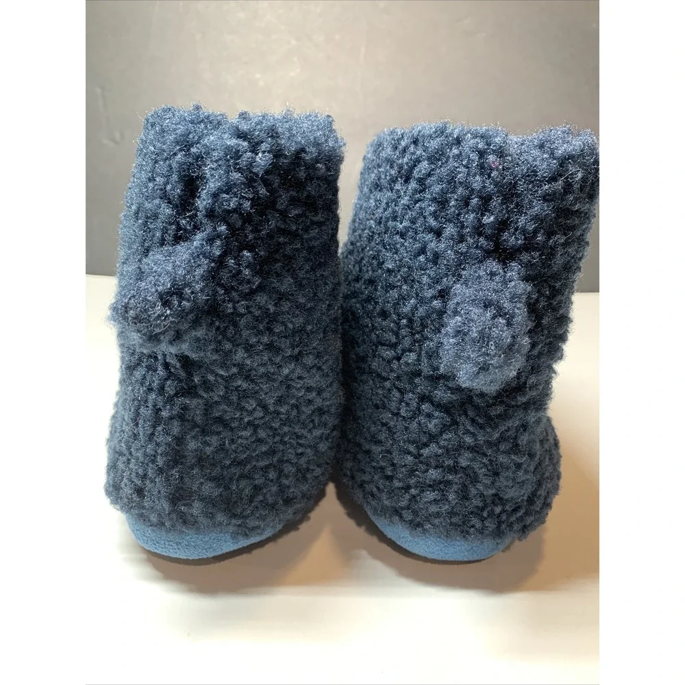 Totes Toasties Kids Shark Slippers Blue Booties Sz 11-12 Warm Cozy Casual Home‎